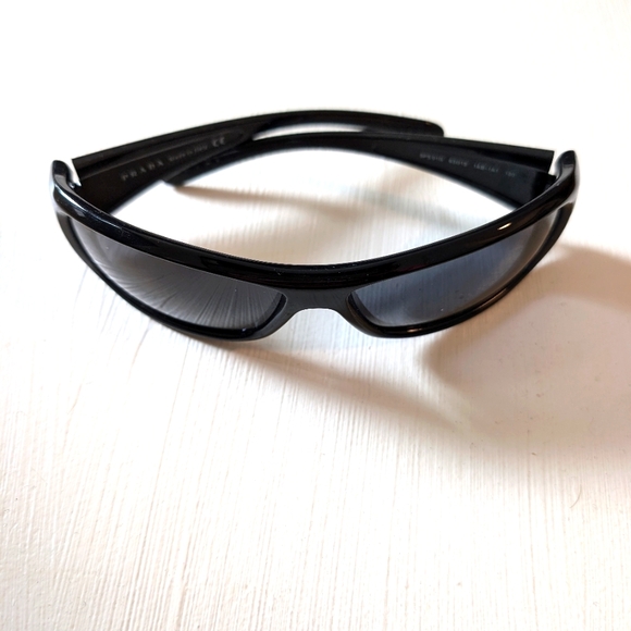 Prada Authentic Sunglasses SPS01G Black Red 90s Style Vintage - Picture 3 of 9